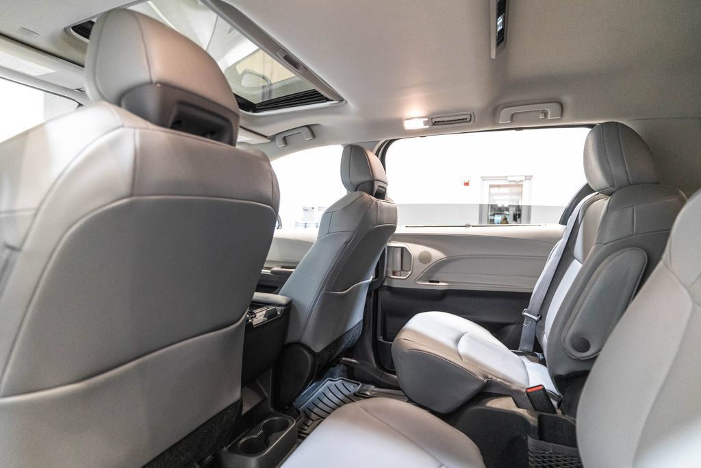 Certified 2024 Toyota Sienna XLE AWD/4WD image 14