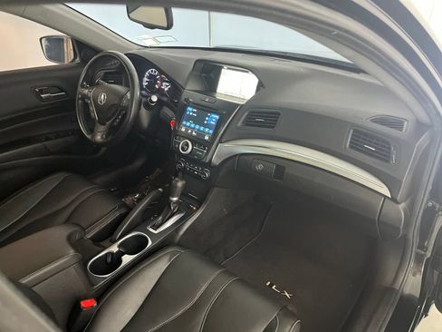 Used 2019 Acura ILX w/ Technology Package FWD image 22