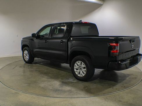 Used 2023 Nissan Frontier SV AWD/4WD image 3