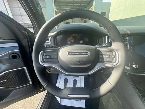 Used 2026 Jeep Grand Wagoneer Limited AWD/4WD image 16