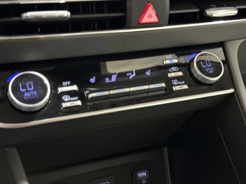 Used 2023 Hyundai Sonata SEL w/ Preferred Accessory Package FWD image 17