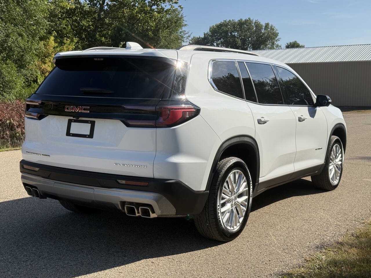 Used 2026 GMC Acadia Elevation w/ Elevation Premium Package AWD/4WD image 8