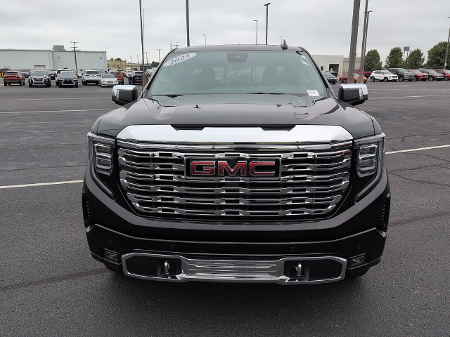 Used 2025 GMC Sierra 1500 Denali w/ Technology Package AWD/4WD image 2