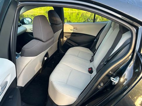 Used 2021 Toyota Corolla LE image 13