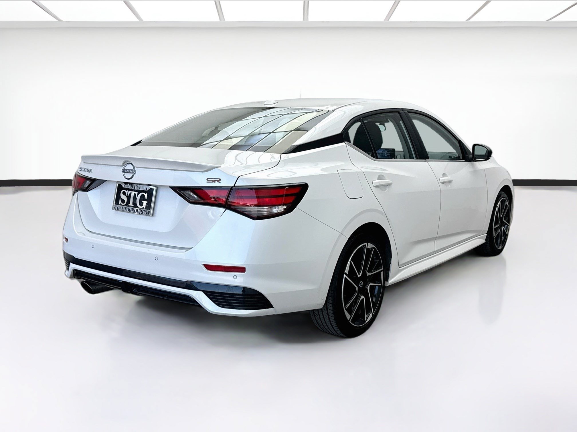 Used 2025 Nissan Sentra SR FWD image 4