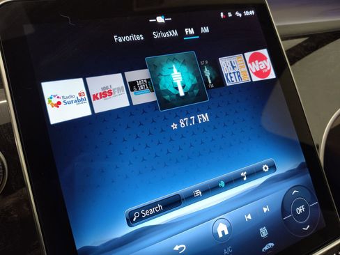 Used 2025 Mercedes-Benz GLC 300 image 21