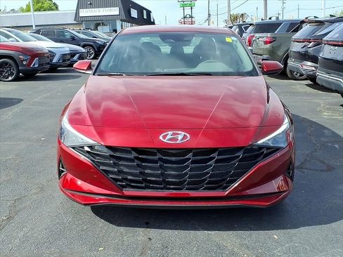 Certified 2023 Hyundai Elantra SE FWD image 2