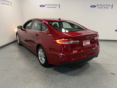 Used 2020 Ford Fusion SE FWD image 32