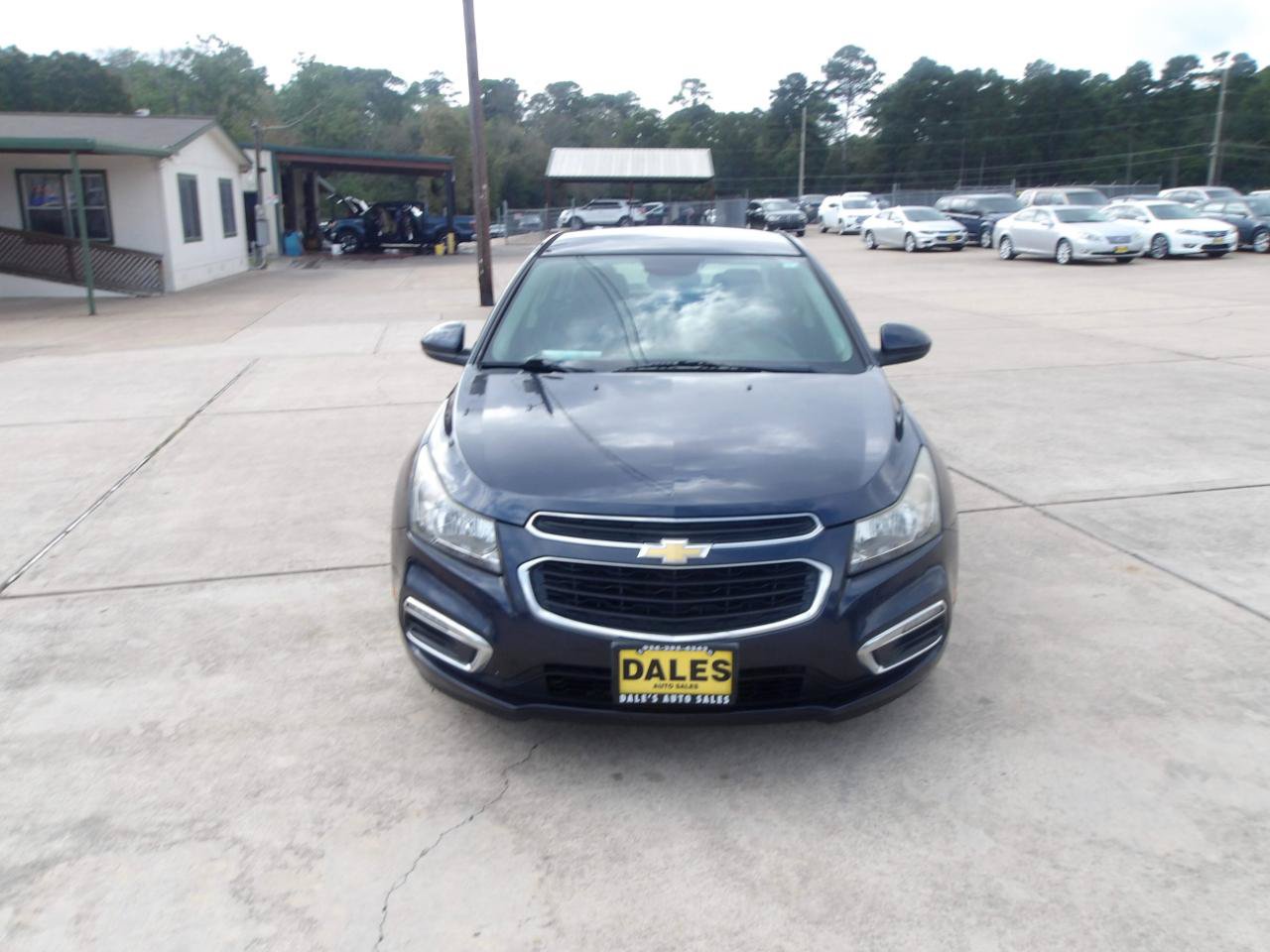 Used 2015 Chevrolet Cruze LT FWD image 3