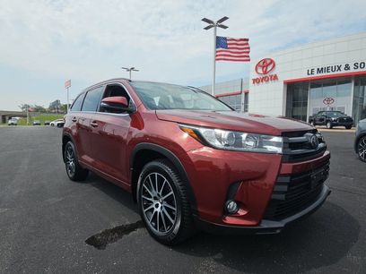 Used 2018 Toyota Highlander SE