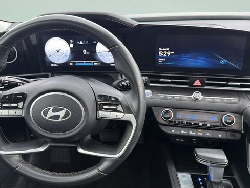 Used 2025 Hyundai Elantra Limited FWD image 21