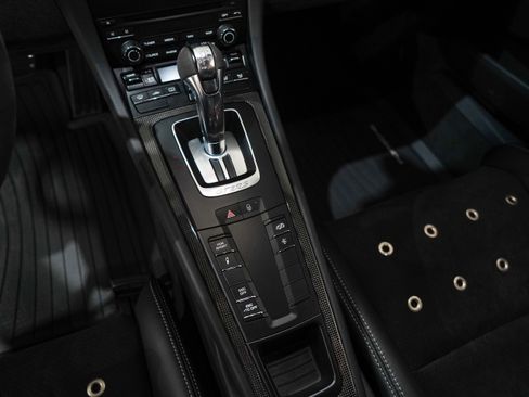 Used 2018 Porsche 911 GT2 RS RWD image 12