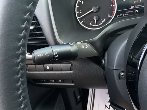 Used 2023 Nissan Rogue SL FWD image 42