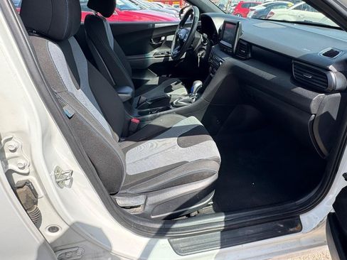 Used 2019 Hyundai Veloster 2.0 FWD image 12