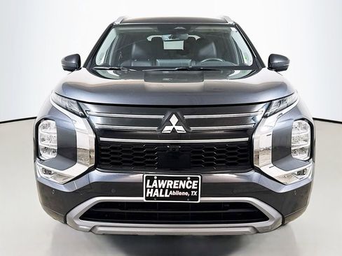 Used 2025 Mitsubishi Outlander SEL image 2