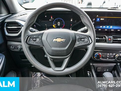Used 2025 Chevrolet TrailBlazer LT AWD/4WD image 27