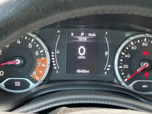 Used 2020 Jeep Renegade Altitude AWD/4WD image 24