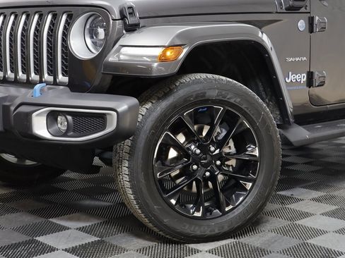 Used 2023 Jeep Wrangler Unlimited Sahara w/ Dual Top Group image 3