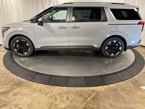 New 2026 Kia Carnival EX FWD image 6