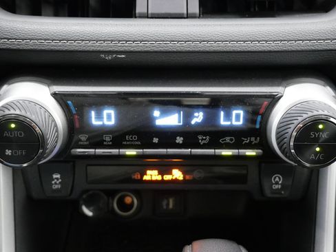 Used 2024 Toyota RAV4 XLE FWD image 19