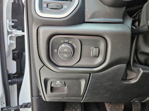 New 2026 RAM 1500 Express image 17