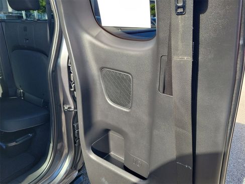 Used 2022 Nissan Frontier S w/ Technology Package image 16