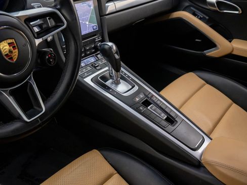 Used 2018 Porsche 718 Boxster S image 13