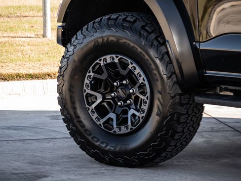 Used 2025 Ford F150 Raptor w/ Equipment Group 803A Raptor R image 43