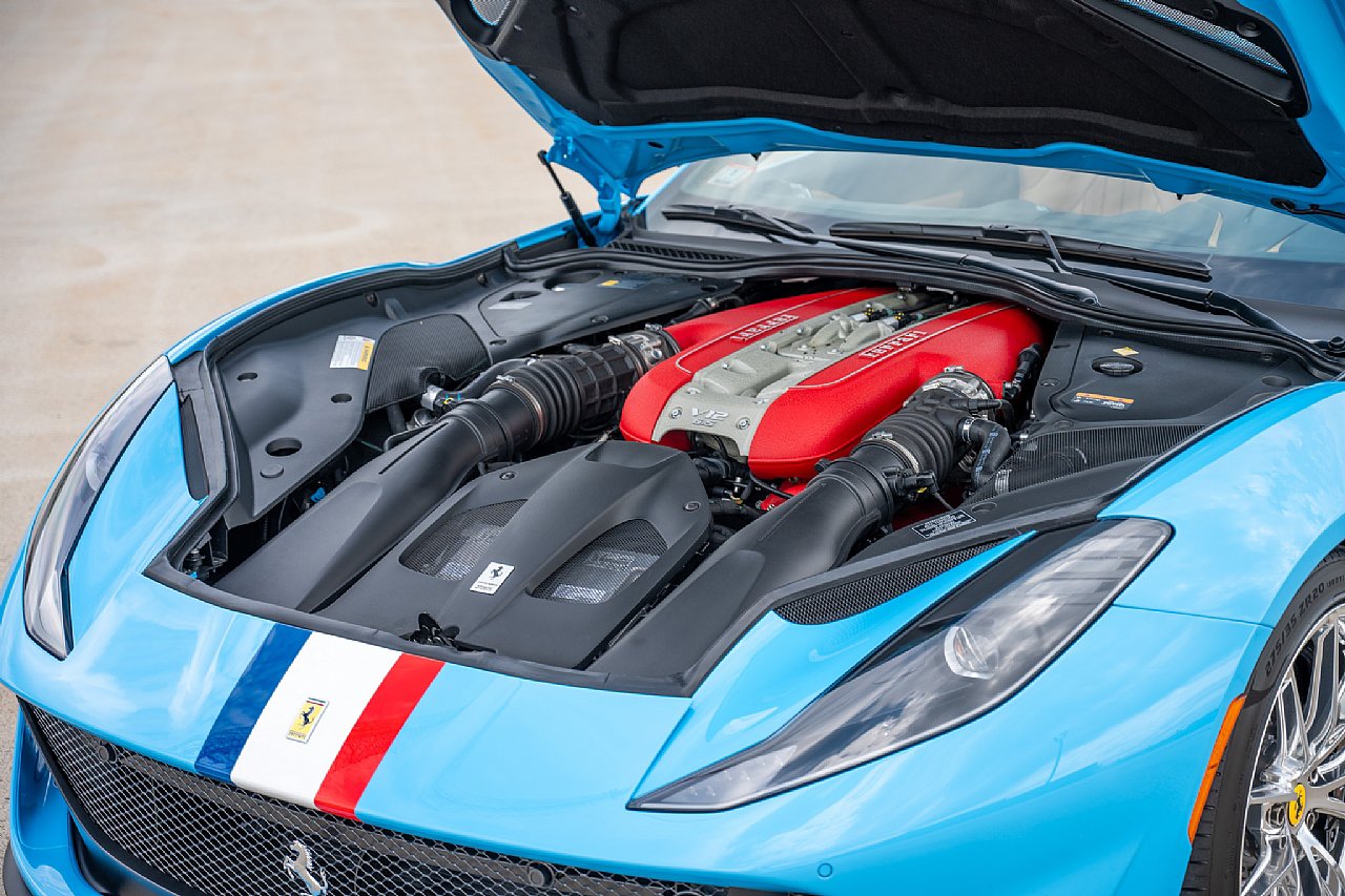 Used 2022 Ferrari 812 GTS RWD image 28