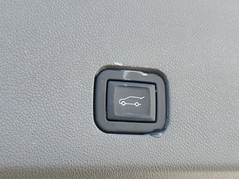 Certified 2024 Cadillac XT6 Premium Luxury w/ Technology Package AWD/4WD image 10