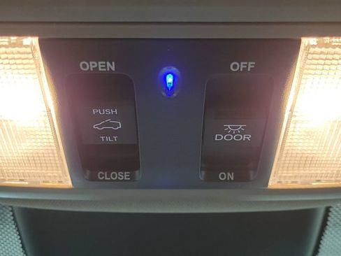 Used 2023 Honda Odyssey EX-L image 32