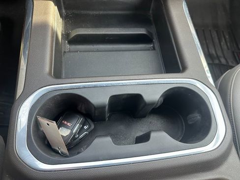 Used 2022 GMC Sierra 2500 SLT w/ SLT Convenience Package image 35