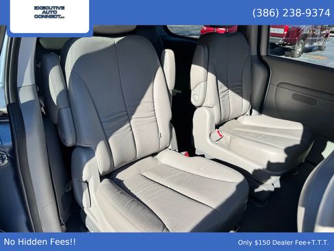 Used 2012 Kia Sedona EX w/ Luxury Pkg image 15