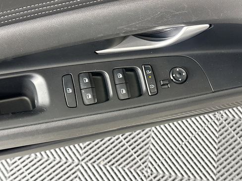 Used 2025 Hyundai Elantra SEL FWD image 15