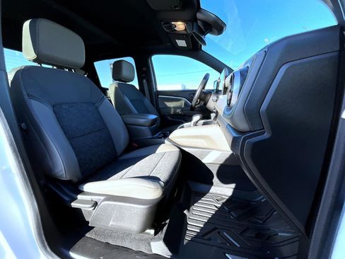 Used 2024 Chevrolet Colorado ZR2 w/ Technology Package image 16