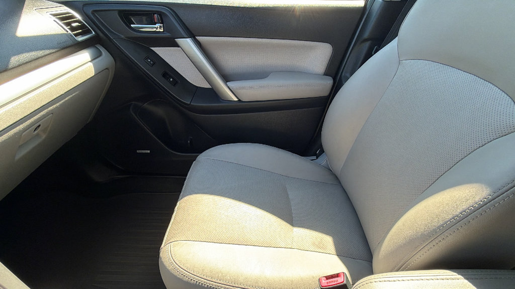 Used 2016 Subaru Forester 2.5i Touring w/ Eyesight & Navigation System AWD/4WD image 23