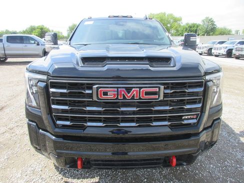 New 2026 GMC Sierra 2500 AT4 w/ AT4 Premium Plus Package AWD/4WD image 12