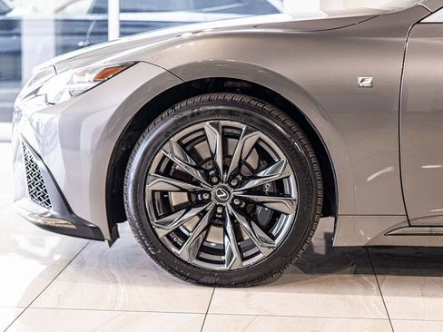 Used 2022 Lexus LS 500 F Sport w/ Accessory Package (Z1) image 9