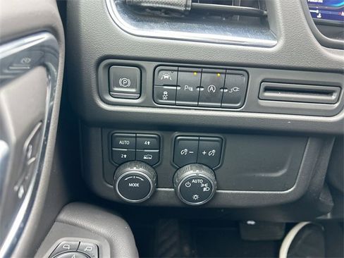 Used 2022 Chevrolet Tahoe RST image 24