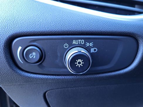 Used 2023 Chevrolet Malibu LT image 36