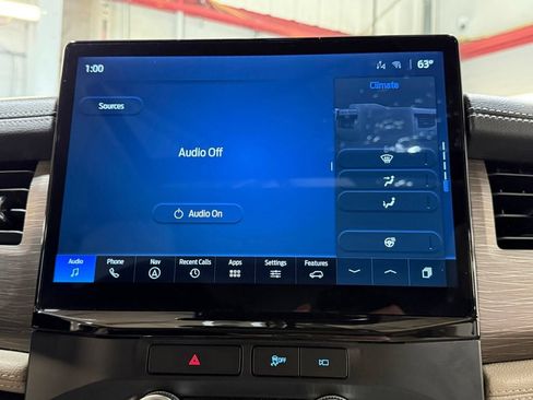 Used 2022 Ford Expedition Limited AWD/4WD image 9