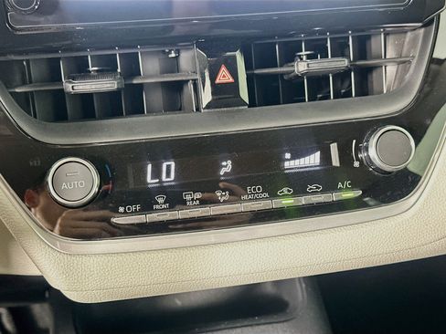 Used 2026 Toyota Corolla LE FWD image 24
