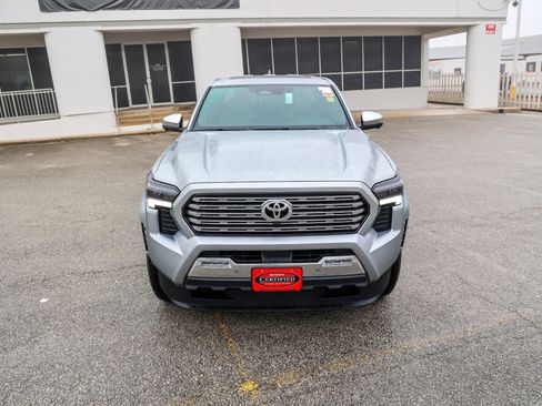 Certified 2026 Toyota Tacoma Limited AWD/4WD image 4