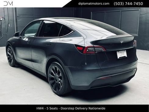 Used 2024 Tesla Model Y Long Range AWD/4WD image 5