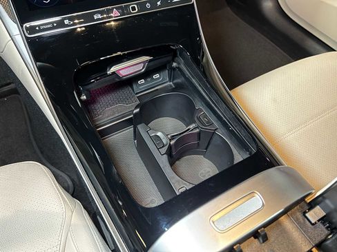 Used 2025 Mercedes-Benz C 300 4MATIC Sedan image 34