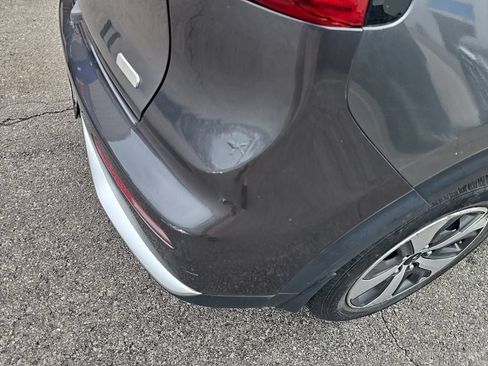 Used 2017 Kia Niro EX FWD image 9