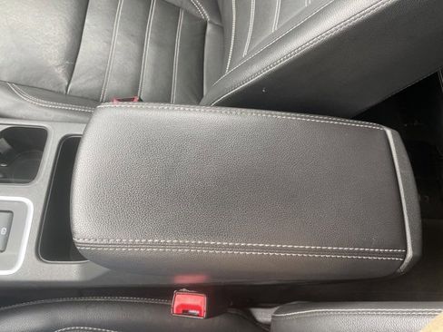 Used 2018 Ford Escape Titanium w/ Ford Safe & Smart Package image 38