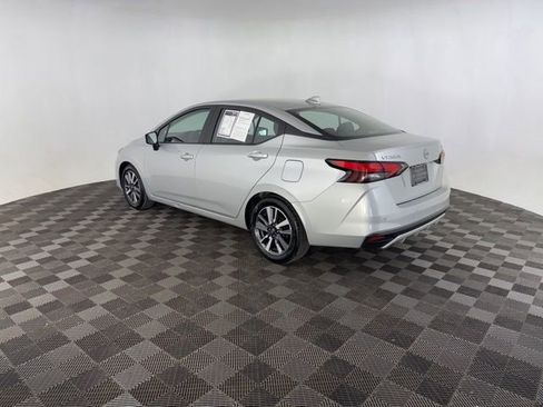 Used 2023 Nissan Versa SV image 7