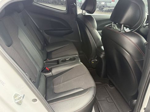 Used 2020 Hyundai Veloster Turbo FWD image 16