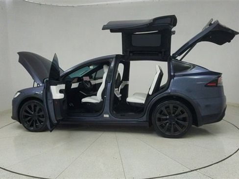 Used 2022 Tesla Model X Base image 70